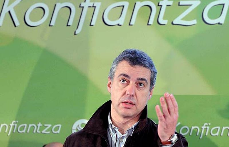  Urkullu asegura que el PSOE utiliza la Ley de Partidos para ganar las elecciones