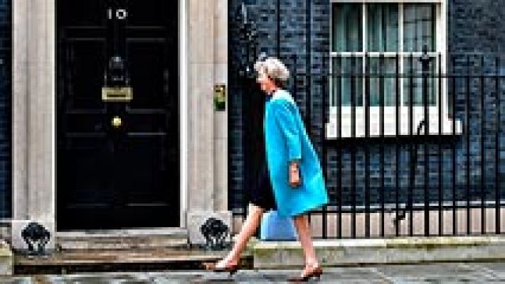 Telediario 1 - Theresa May, a un paso de convertirse en primera ministra británica
