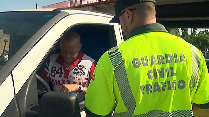 Telediario 1 - La DGT pone en marcha una campaña especial de vigilancia centrada en el mantenimiento de los vehículos