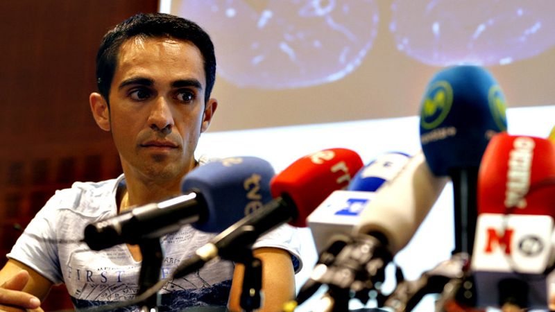 Alberto Contador, retirado del Tour de Francia por varias caídas, descartó hoy su participación en los Juegos Olímpicos de Río de Janeiro del próximo mes de agosto, después de someterse a pruebas médicas en las que se revelaron dos roturas fibrilares
