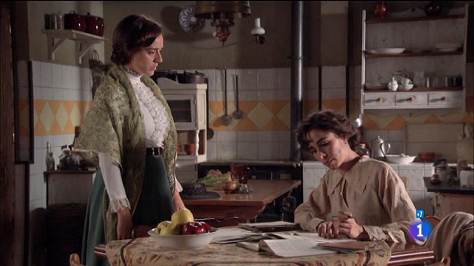 Seis Hermanas - Aurora a Celia - "¡Me estás haciendo sentir enjaulada!"