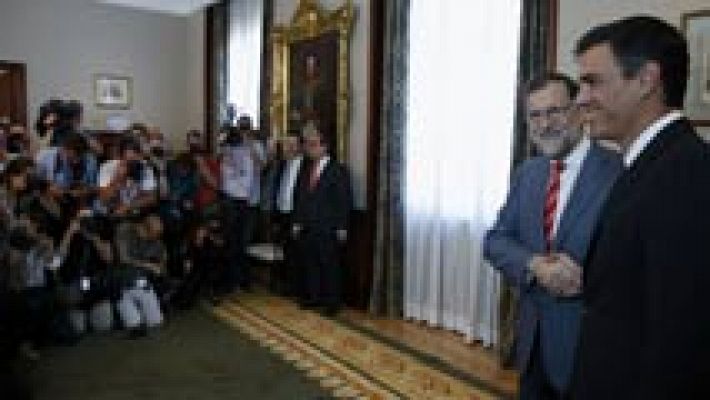 Comienza la reunión en la que Sánchez dará a Rajoy un "no" a su investidura