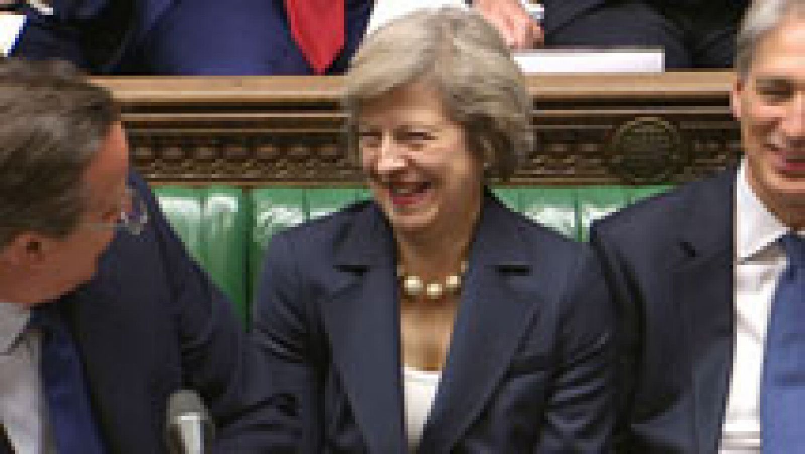 Telediario 1: David Cameron cede el testigo a Theresa May en Reino Unido | RTVE Play