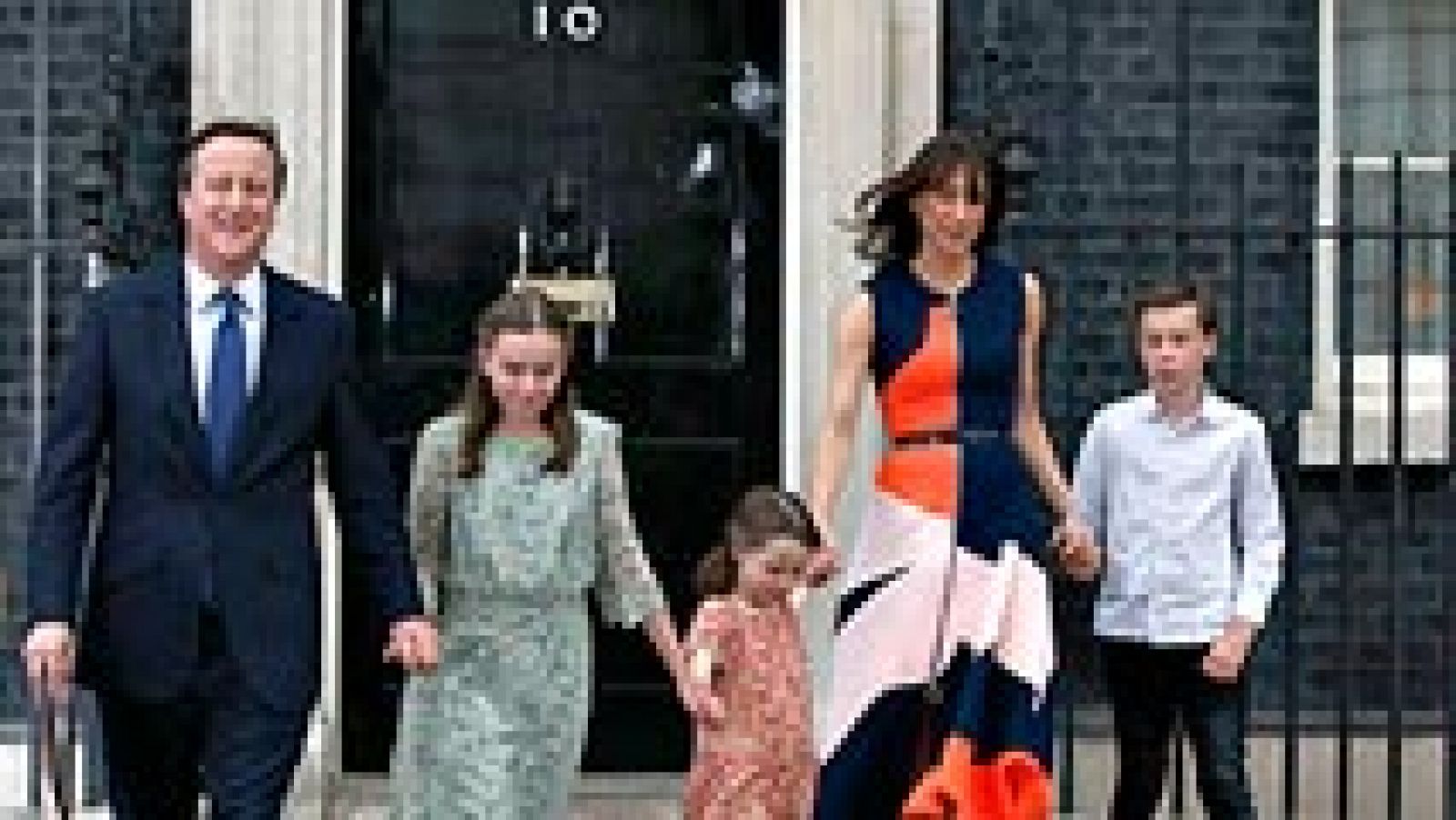 Telediario 1: David Cameron presenta su dimisión y abandona Downing Street | RTVE Play