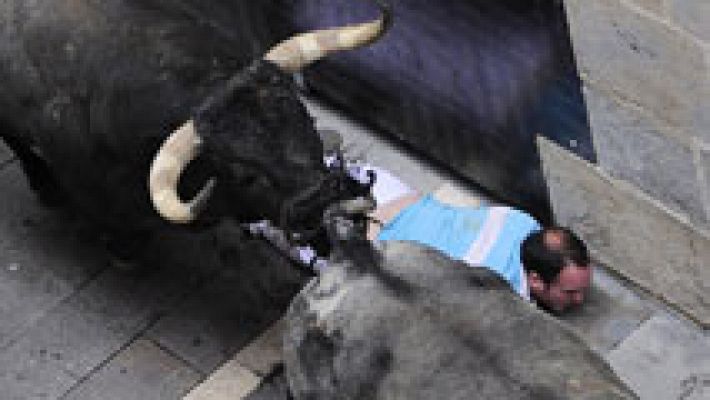San Fermín - Vivie San Fermín - Las imágenes más espectaculares del encierro de los Miura