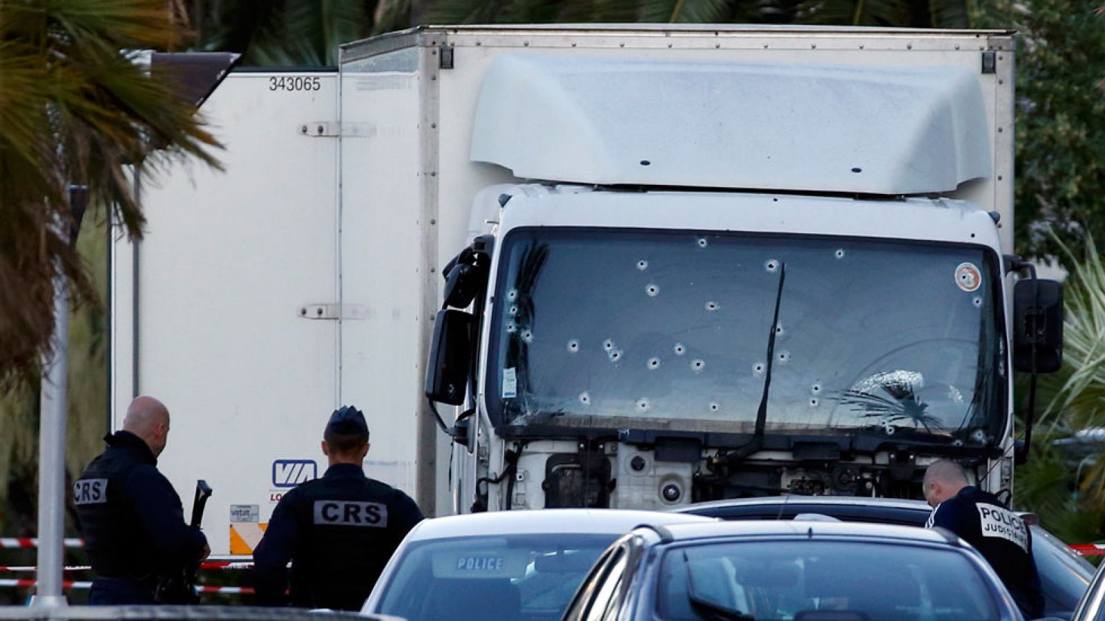 Un terrorista mata a más de 80 personas con un camión en Niza