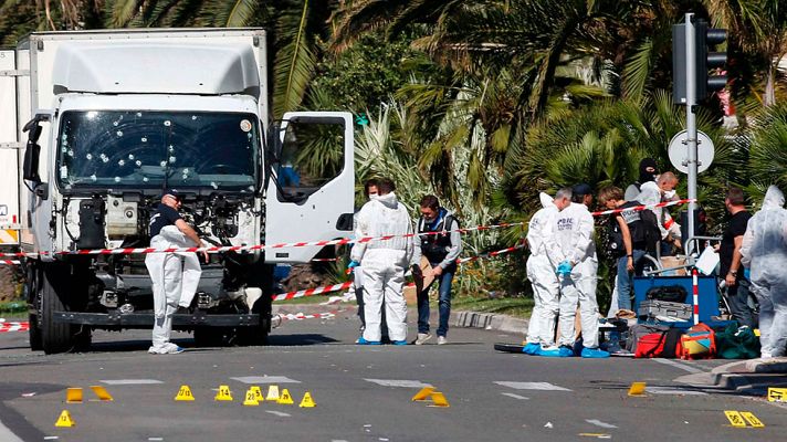 Telediario 1 - Al Quaeda y el Daesh llevan tiempo animando a atentar usando "todo lo que se tenga a mano para causar terror"