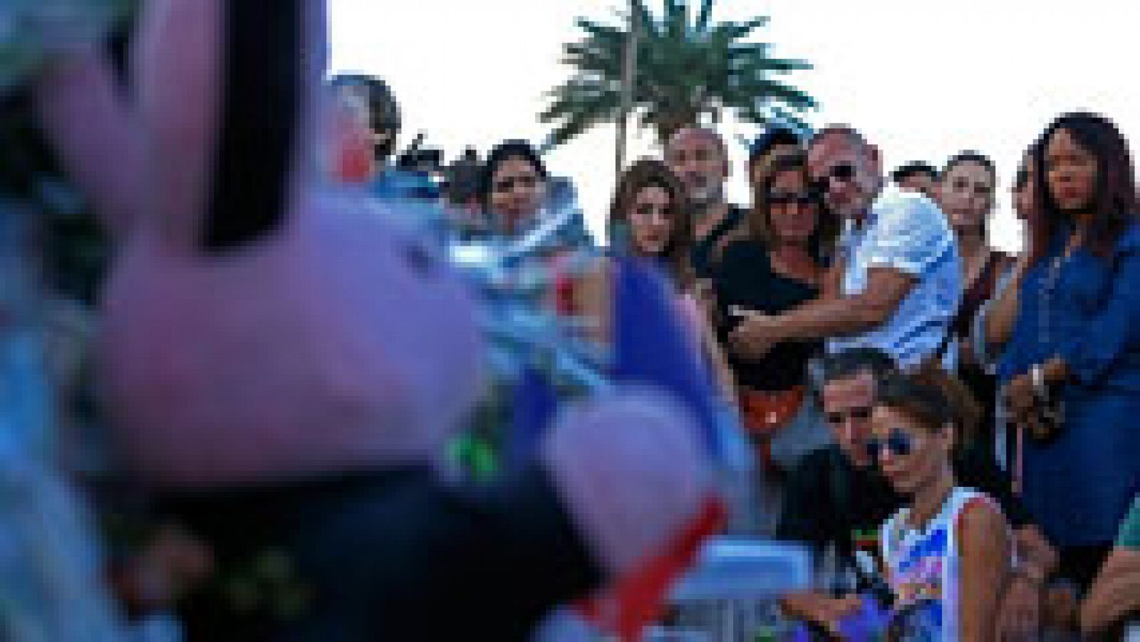 Telediario 1: Niños y familias enteras entre las 84 víctimas del atentado en Niza | RTVE Play