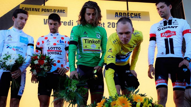 Marcado por el atentado de Niza, el Tour ha disputado la contrarreloj que ha ganado Dumoulin sobre Froome, que ha ampliado su ventaja sobre sus perseguidores.