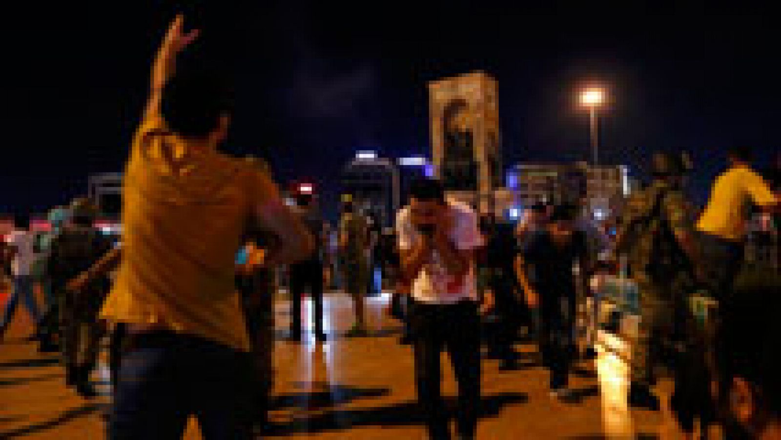 Sin programa: El Ejército ha disparado contra civiles en Estambul | RTVE Play