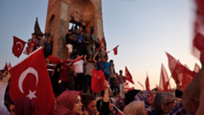 Las manifestaciones continúan en Turquía a petición de Erdogan