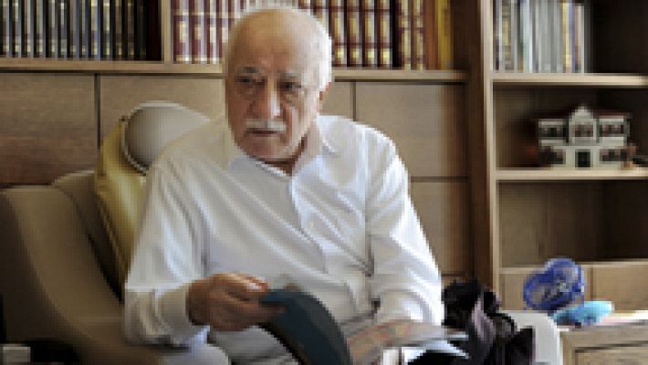 Seguidores de Erdogan reclaman la extradición de Gülen