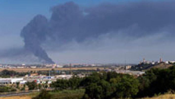 El fuego devasta la principal fábrica del Grupo Ybarra