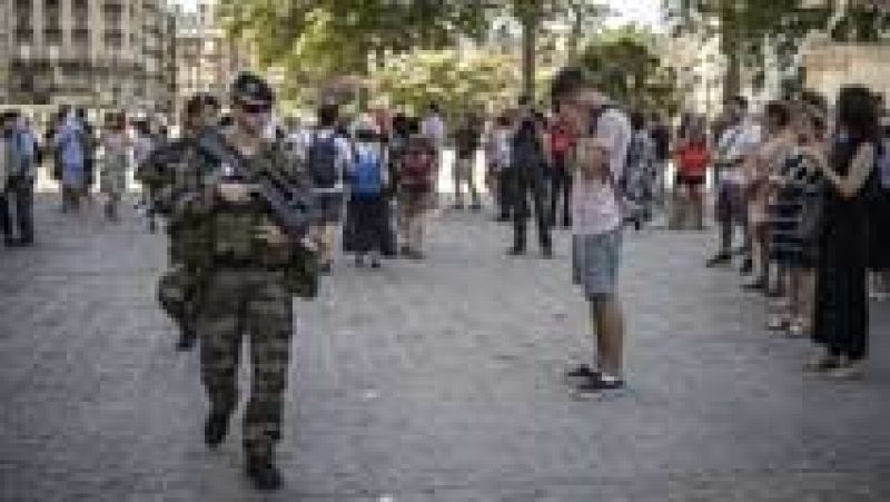 El descontento popular por la política antiterrorista inunda Francia 