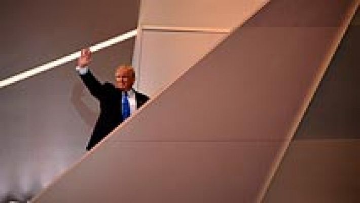 Telediario 1 - Los delegados contrarios a Trump se hacen oír al comienzo de la Convención Republicana en Cleveland