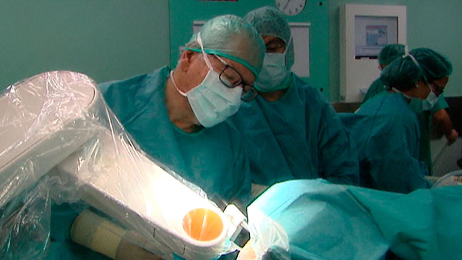 La cirugía robótica es cada vez más eficaz en trastornos neurológicos