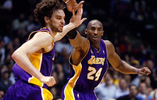 Pau Gasol debuta con los Lakers