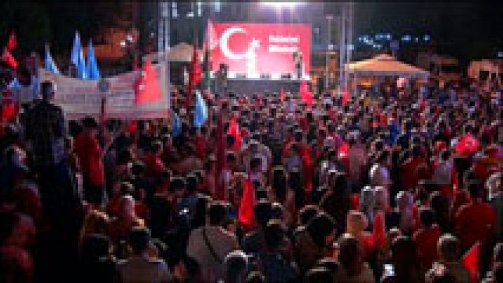 Telediario 1 - El Ejército turco dependerá directamente de Presidencia