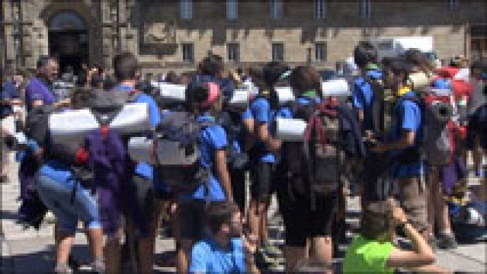 Telediario 1 - El número de peregrinos hacia Santiago no deja de aumentar