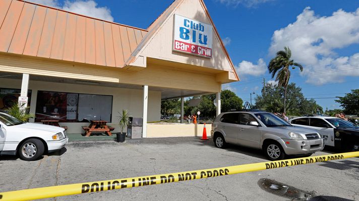 Telediario 1 - En Florida, al menos dos personas han muerto y 17 heridas