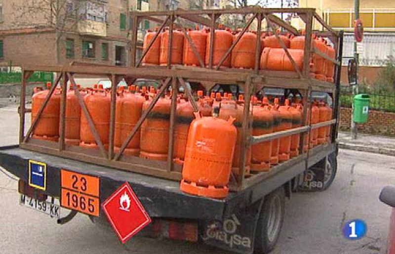 El precio de la bombona de butano descenderá en enero 24 céntimos y se situará en 13,50 euros.