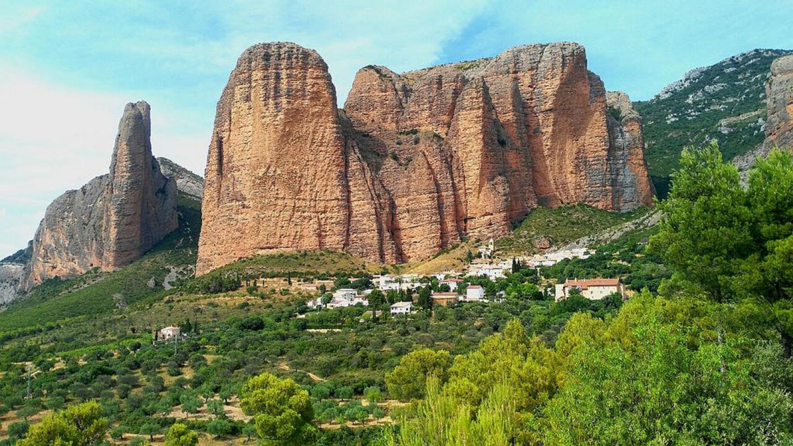 España Directo: Dormir suspendido ¡a 100 metros del suelo!  | RTVE Play