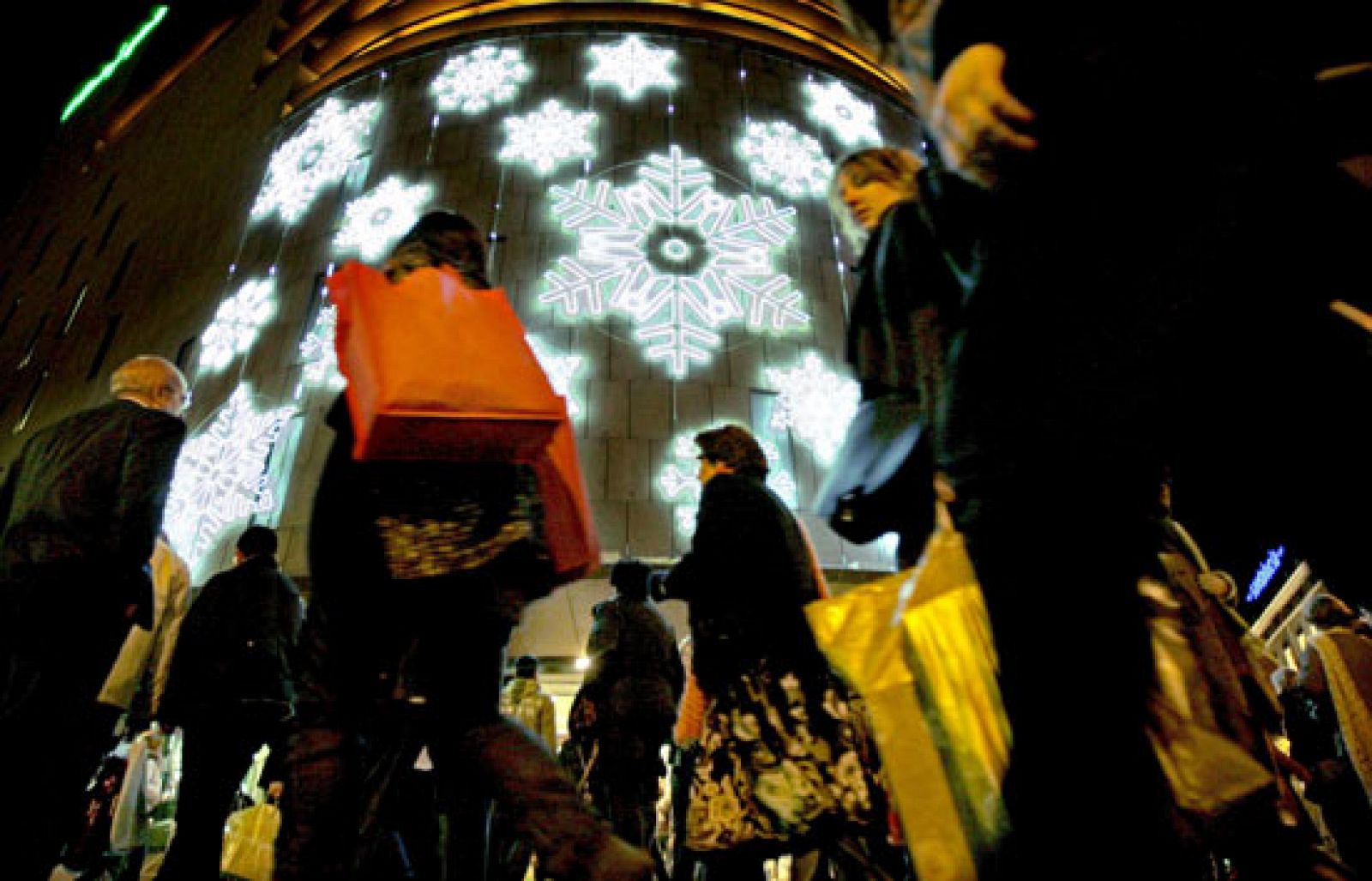 Ya queda poco para Navidad y la gente ultima sus compras | Ver