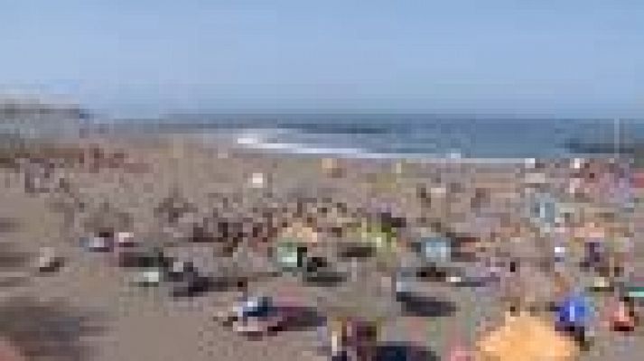  - Reabierta al baño la playa de Troya