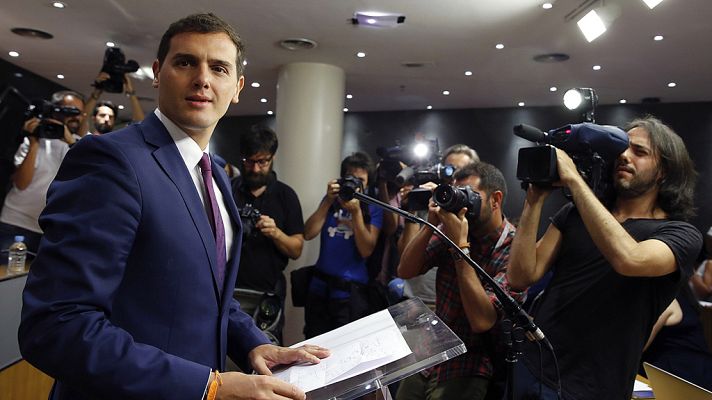 Informativo 24h - Rivera lleva dos alternativas al rey: gobierno "de consenso" constitucionalista o abstención general