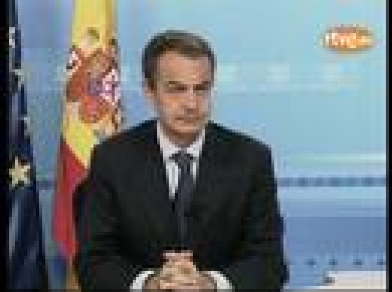  Zapatero felicita la Navidad a las tropas