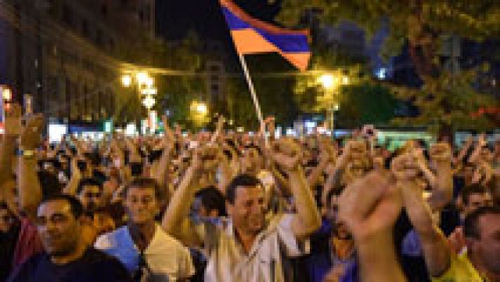 Piden la liberación del líder opositor armenio