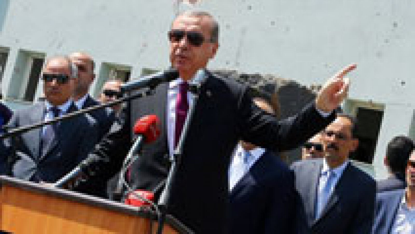 Telediario 1: Erdogan ordena el cierre de todas las academias militares | RTVE Play