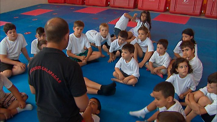Telediario 1 - Un campamento para prevenir el acoso escolar