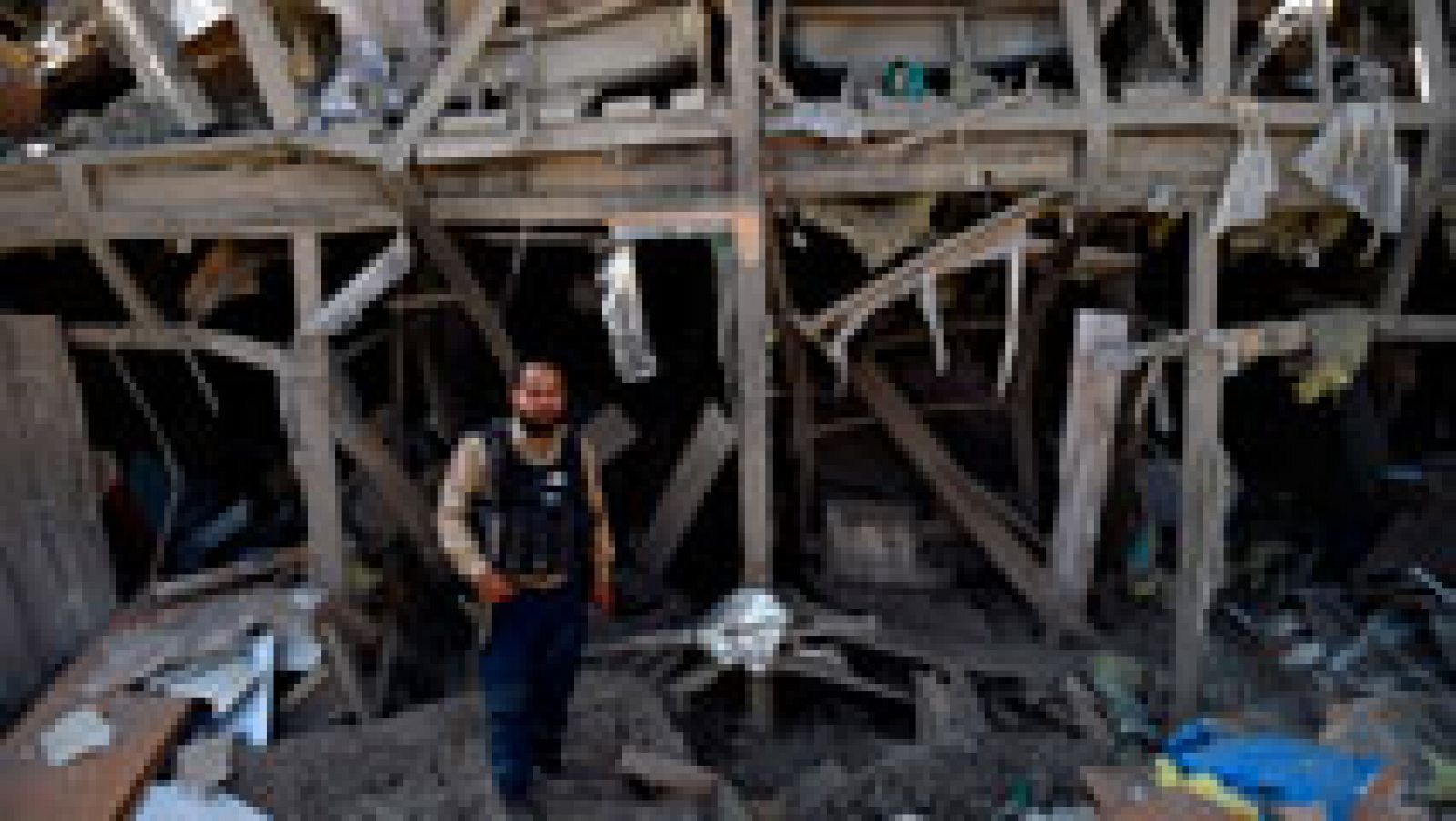 Telediario 1: Cuatro muertos en un ataque talibán con un camión bomba en un hotel de Kabul | RTVE Play