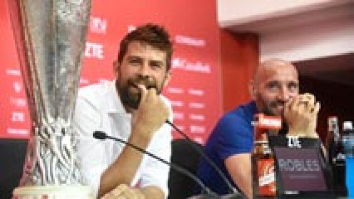 Telediario 1 - Coke se emociona en su despedida del Sevilla
