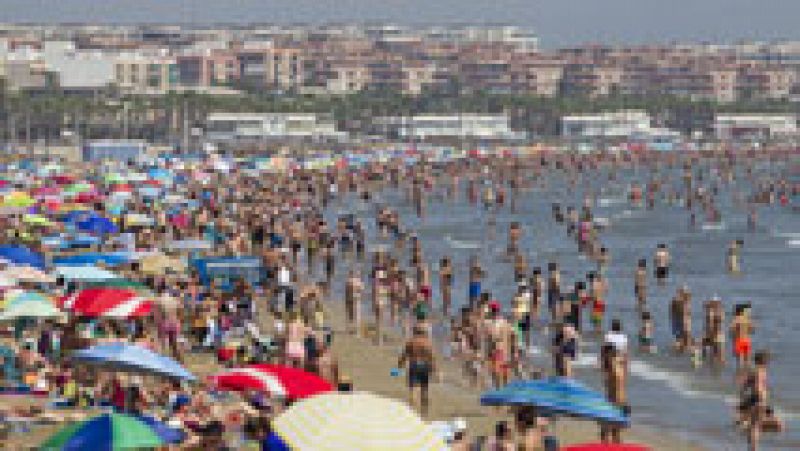 Mañana, más calor en Navarra y Alto Ebro y rachas de viento fuerte en Canarias