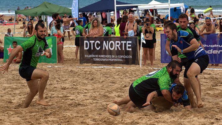 Pataliebres y Rhinas se hacen con el Torneo de Rugby playa 7 del CRS