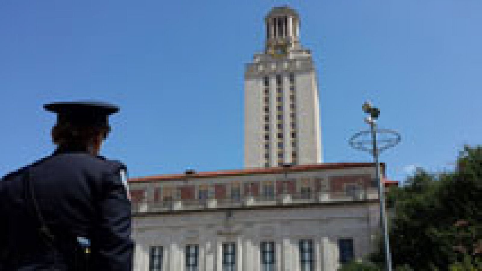 Telediario 1: Entra en vigor la ley que permite llevar armas en las universidades públicas de Texas | RTVE Play
