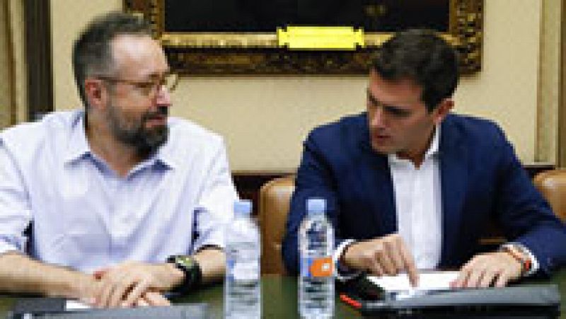 Rivera pide "sentido de Estado" a PP y a PSOE para que la legislatura pueda comenzar