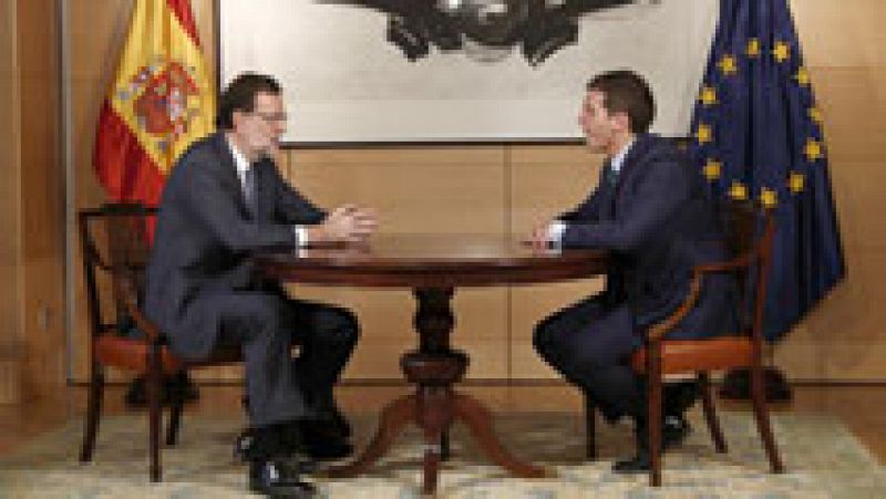 Rajoy afirma que ha dado "un primer paso" con Rivera y le ofrece negociación "sin límites"