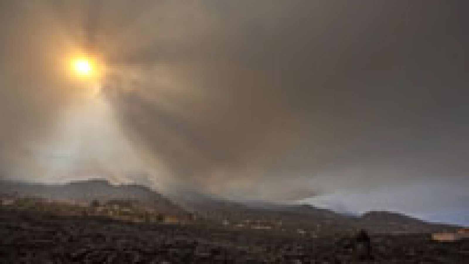 Telediario 1: El incendio de la Palma afecta a una reserva de la biosfera con dos frentes activos | RTVE Play