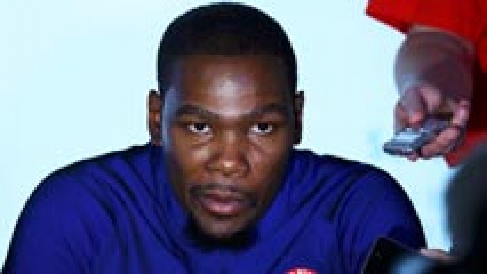 El alero Kevin Durant, junto al pívot Carmelo Anthony, uno de los líderes de la selección estadounidense de baloncesto que competirá en los Juegos, comentó en Río de Janeiro que "jugar contra España siempre es un reto" y que él siempre fue un "gran fan de Pau Gasol".