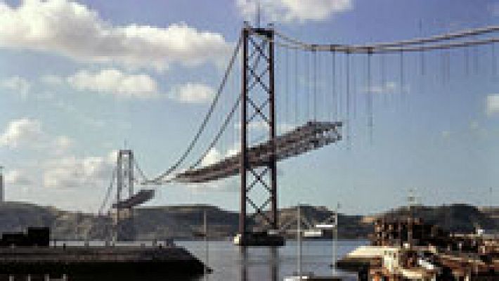 El puente lisboeta '25 de Abril' cumple 50 años como testigo de la historia