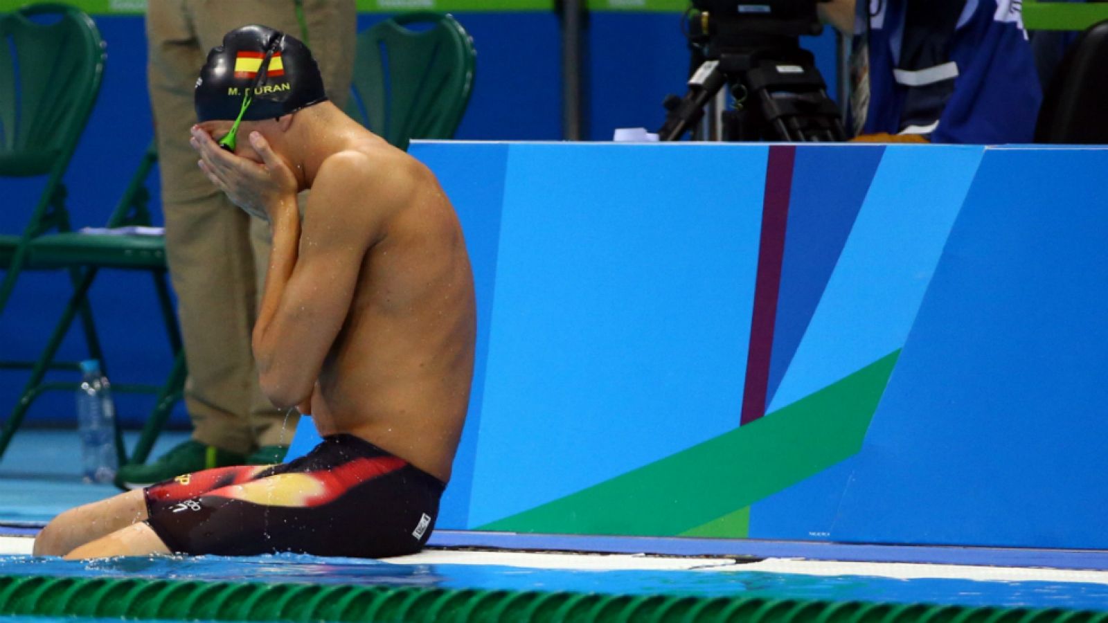 Río 2016 - Durán abandona llorando la piscina al creer que estaba descalificado