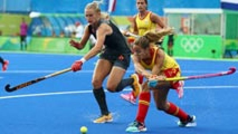 El equipo español de hockey femenino ha perdido por un contundente 5 a 0 frente a Holanda (0-5), que se ha impuesto cómodamente y ha afianzado su cartel de favorita a la medalla sobre el césped del Centro Olímpico de Río 2016.