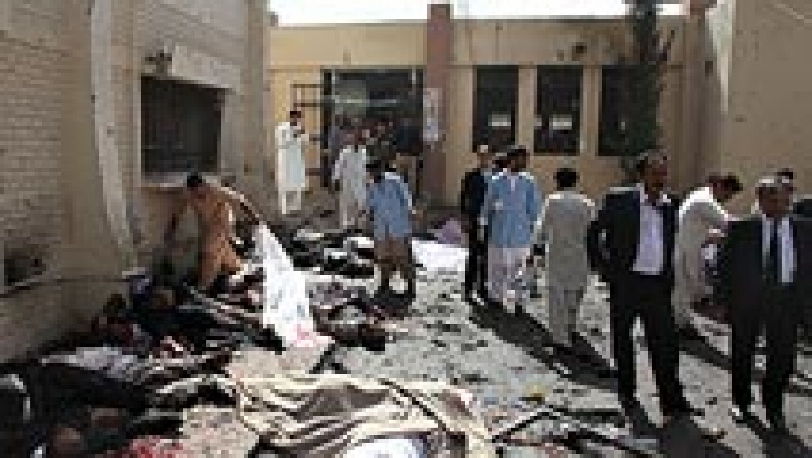 Telediario 1: Decenas de muertos en Pakistán al explotar una bomba en un hospital de la ciudad de Quetta | RTVE Play