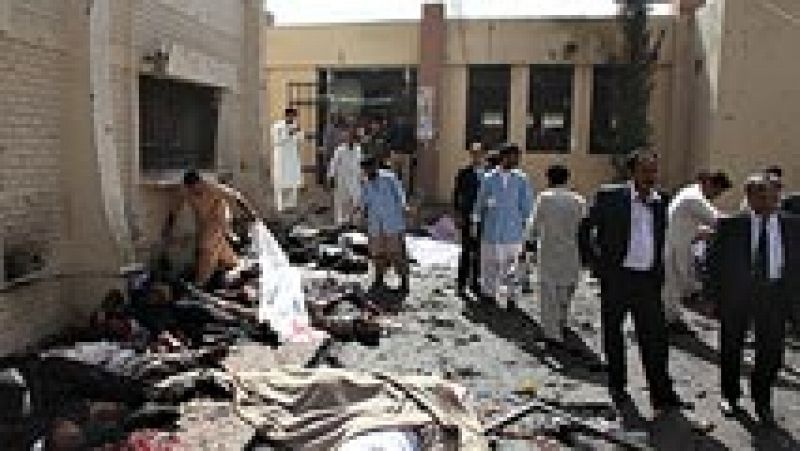 Decenas de muertos en Pakistán al explotar una bomba en un hospital de la ciudad de Quetta