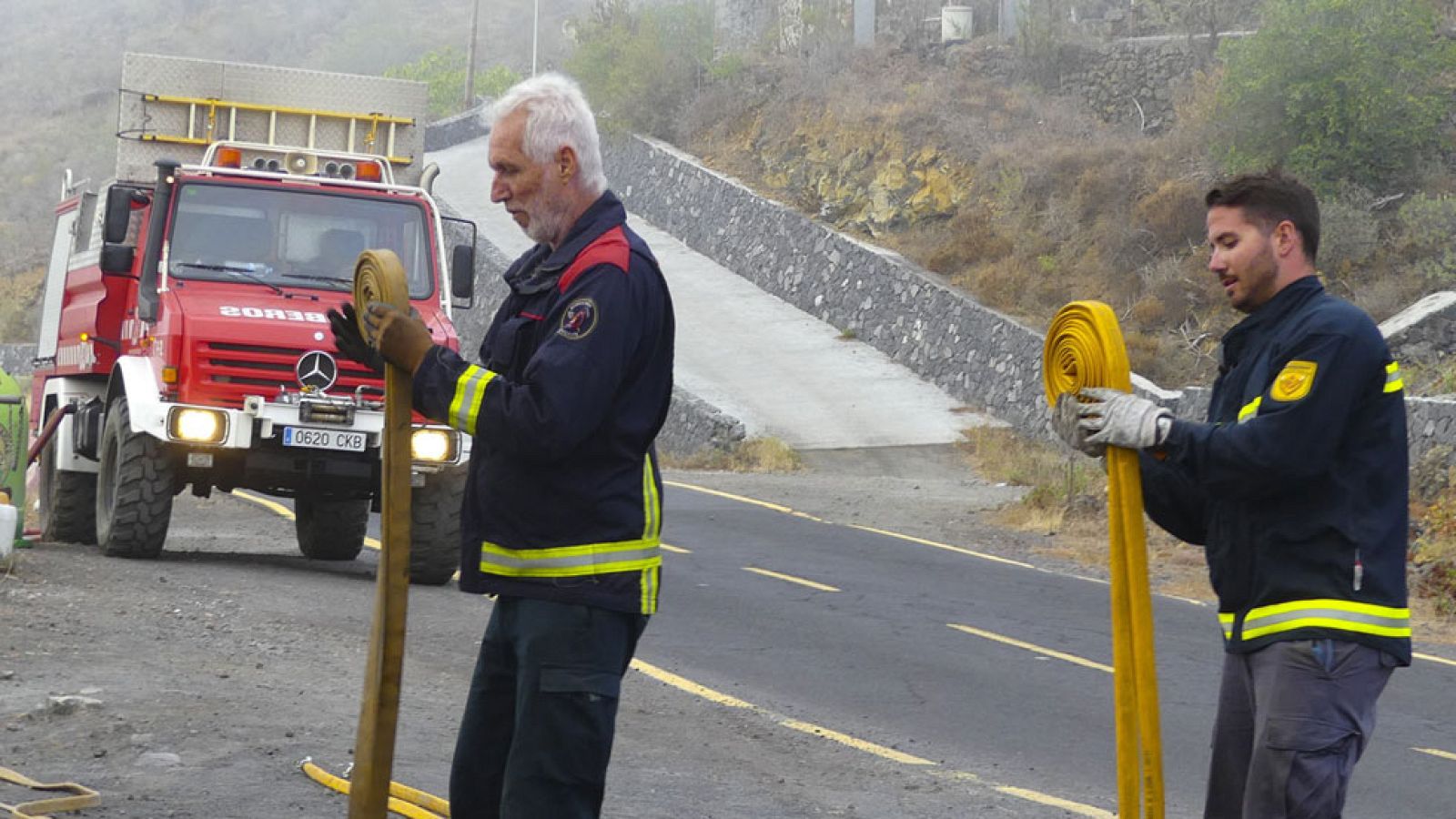 Continúan trabajando para controlar el fuego que ha quemado ya 4.863 hectáreas en La Palma