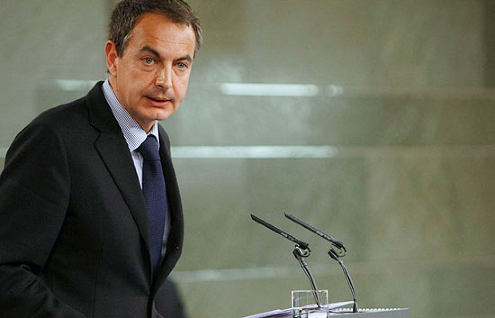 Zapatero repasa la economía en 2008