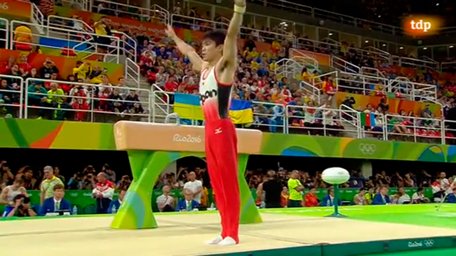 Ejercicio de caballo con arcos del japonés Kohei Uchimura